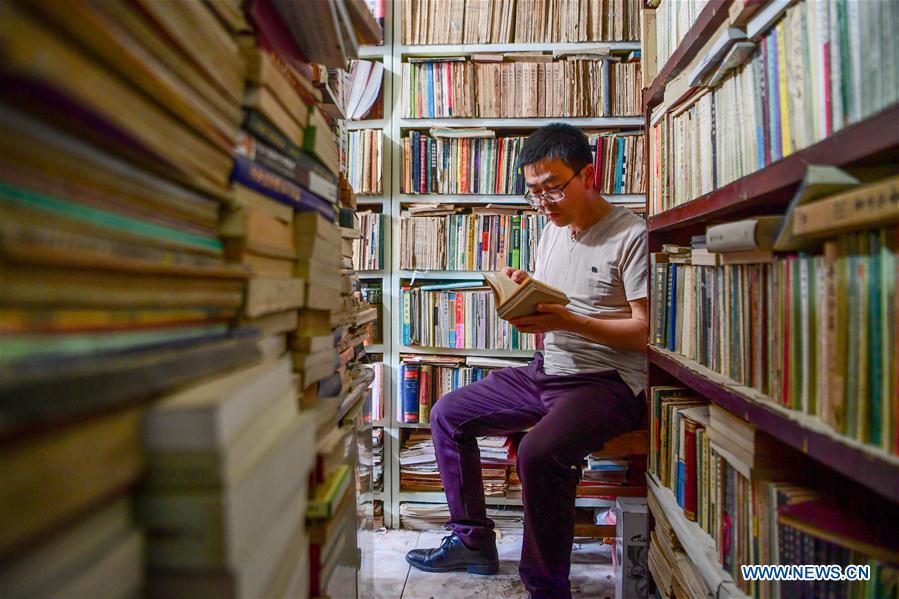 CHINA-HOHHOT-OLD BOOKS-STORE (CN)