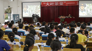 滬滇攜手共譜協(xié)作新篇章 計(jì)劃幫助云南5.2萬(wàn)貧困人口實(shí)現(xiàn)就業(yè)