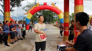 雙江自治縣舉辦“美麗鄉(xiāng)村健康跑”比賽