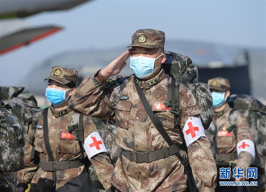 （聚焦疫情防控·圖文互動）（11）空軍第四次向武漢大規?？者\醫療隊員和物資