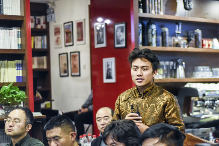 安久家族老八：我們的家族一直在做技藝的傳承，這是我們的使命，我們應(yīng)該承擔(dān)起來。希望能用我學(xué)到的知識，把我們家族的技藝推廣到更廣大的市場。