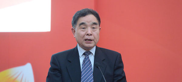 全國人大教科文衛(wèi)委員會(huì)主任委員、清華大學(xué)新聞出版學(xué)院院長柳斌杰致辭