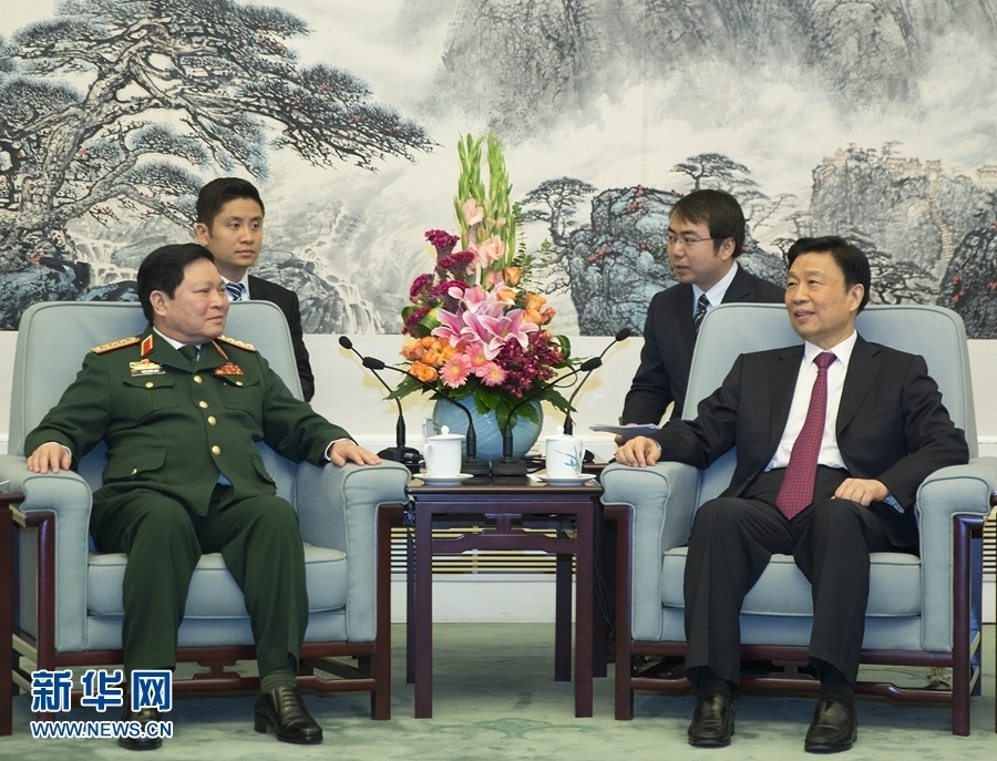 8月29日，中共中央政治局委員、國家副主席李源潮在北京會見越南共產(chǎn)黨中央政治局委員、國防部長吳春歷。 新華社記者丁林攝