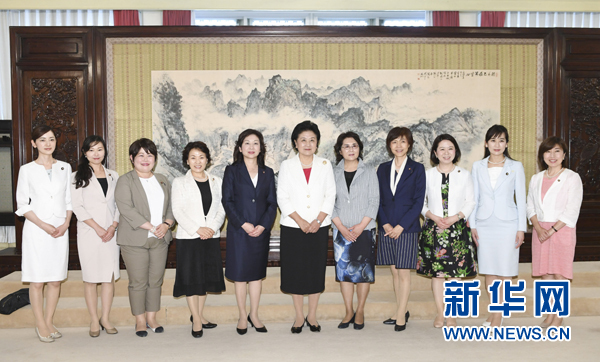 　　7月12日，國務院副總理劉延東在北京會見以日本自民黨前總務會長野田圣子為首的日本執政黨女國會議員代表團一行。 新華社記者 高潔 攝