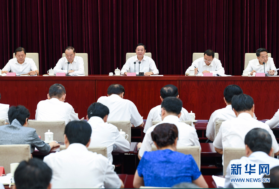 7月28日，中宣部在北京召開全國宣傳部長專題工作會(huì)議，學(xué)習(xí)貫徹習(xí)近平總書記在省部級(jí)主要領(lǐng)導(dǎo)干部專題研討班上的重要講話精神。中共中央政治局委員、中央書記處書記、中宣部部長劉奇葆出席會(huì)議并講話。新華社記者張領(lǐng)攝