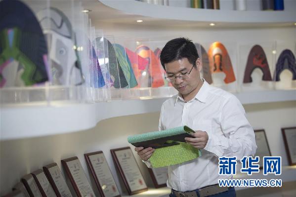 （十九大時光·圖文互動）（3）青春，在夢想的引領下飛揚——來自基層蹲點現(xiàn)場的報道