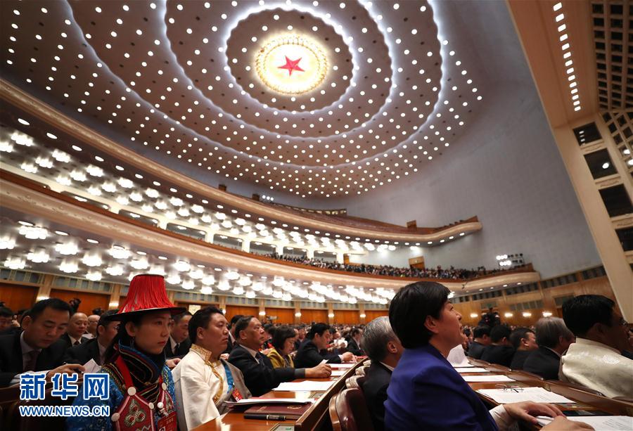 （兩會(huì)·人大閉幕）（4）十二屆全國人大五次會(huì)議在北京閉幕