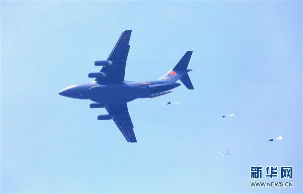 (圖文互動(dòng))(1)空軍用“生命線(xiàn)”引領(lǐng)新時(shí)代練兵備戰(zhàn)新航跡
