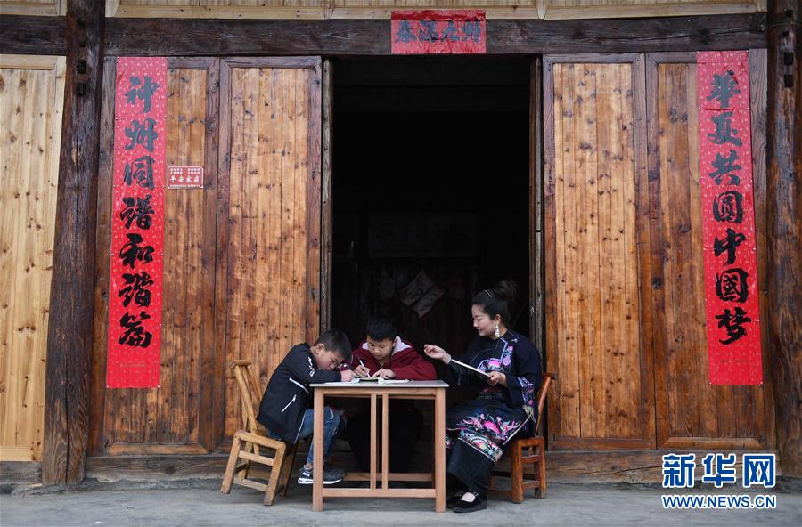 （全面深化改革這五年·圖文互動(dòng)）（1）堅(jiān)定文化自信 煥發(fā)時(shí)代風(fēng)采——十八屆三中全會以來全面深化文化體制改革綜述