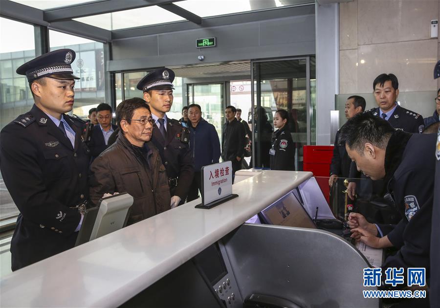 (新華全媒頭條·圖文互動)(5)全面從嚴治黨啟新局——寫在十九屆中央紀委三次全會召開之際
