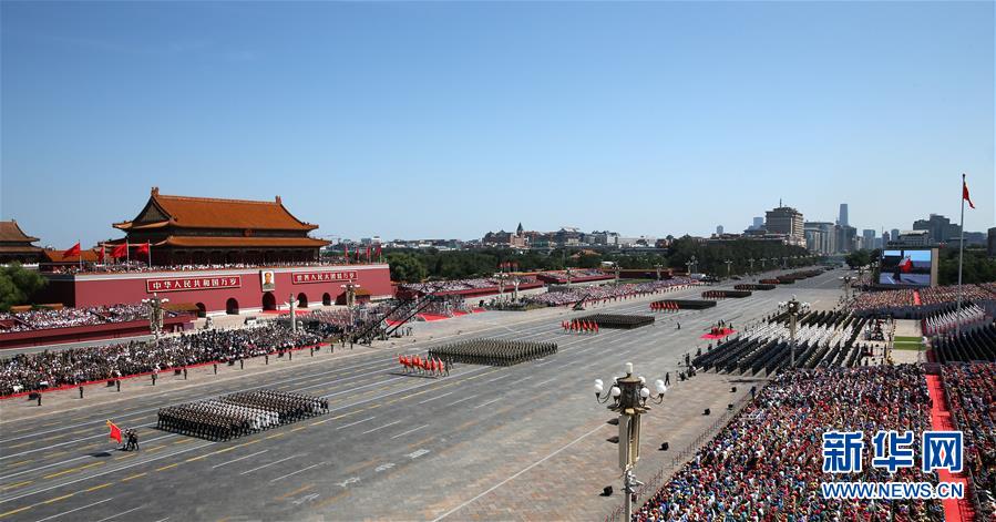 （新華全媒頭條·強軍思想引領新征程·圖文互動）（1）那一刻，我們光榮接受檢閱