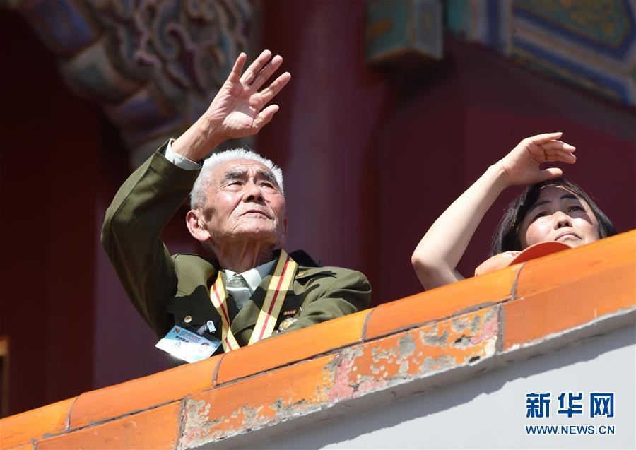 （新華全媒頭條·強軍思想引領新征程·圖文互動）（3）那一刻，我們光榮接受檢閱