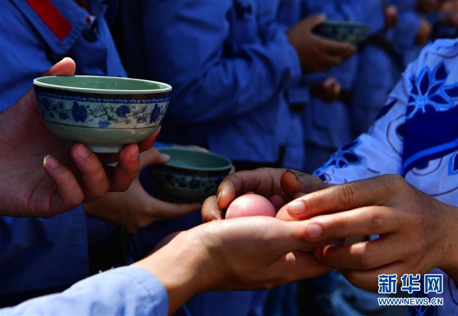 （新華全媒頭條·不忘初心、牢記使命——記者再走長征路·圖文互動）（4）風(fēng)展紅旗如畫——來自長征出發(fā)地長汀、寧化的紅色信仰報告 