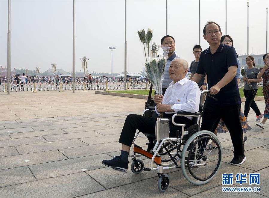 （壯麗70年·奮斗新時代——共和國榮光）（2）張富清：緊跟黨走，做黨的好戰士
