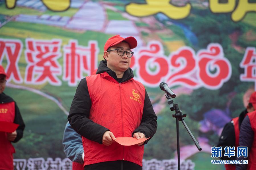 （新春走基層·圖文互動(dòng)）（1）村晚“說唱”唱什么？