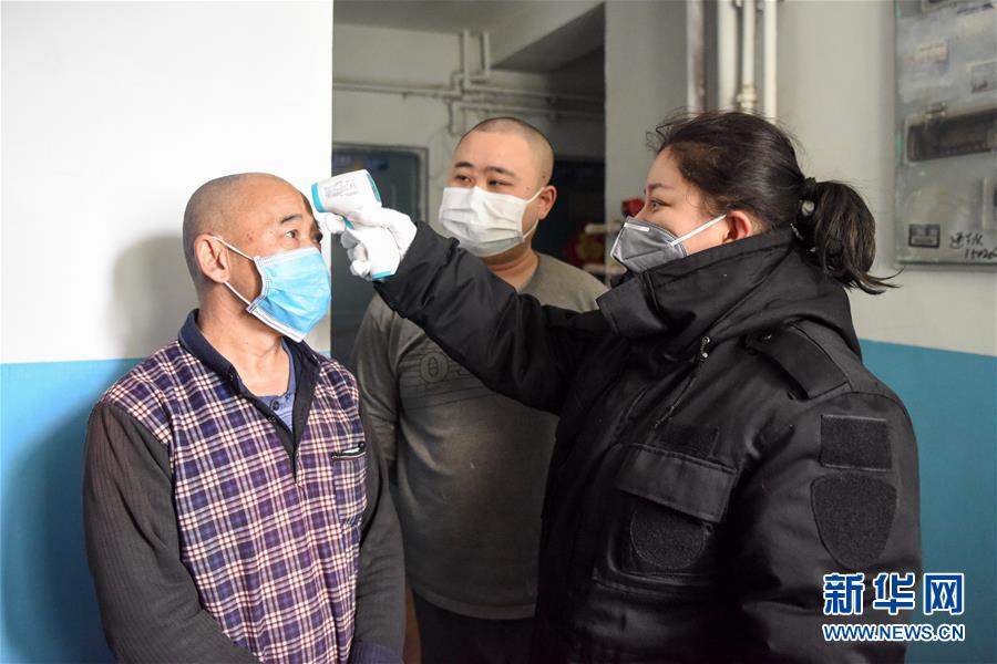 （聚焦疫情防控·圖文互動）（4）“我們多跑跑，居民更安全”——直擊新疆基層社區疫情防控