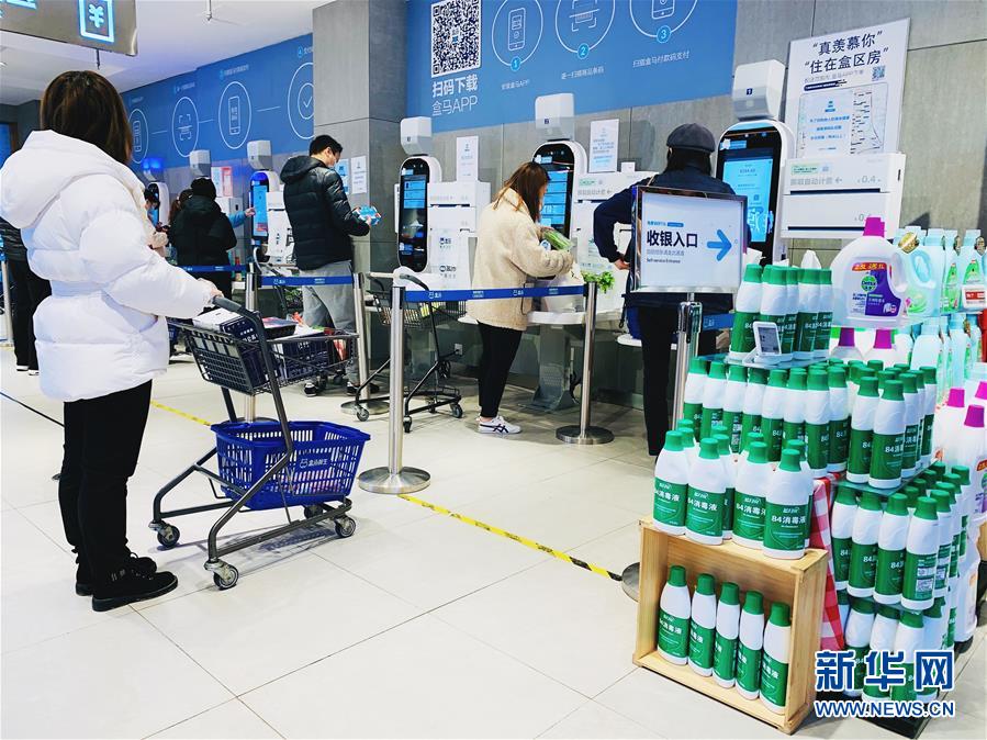 （圖文互動）（2）吃粉擼串，商圈“打卡”，動車出廠——湖南“標簽”復蘇記