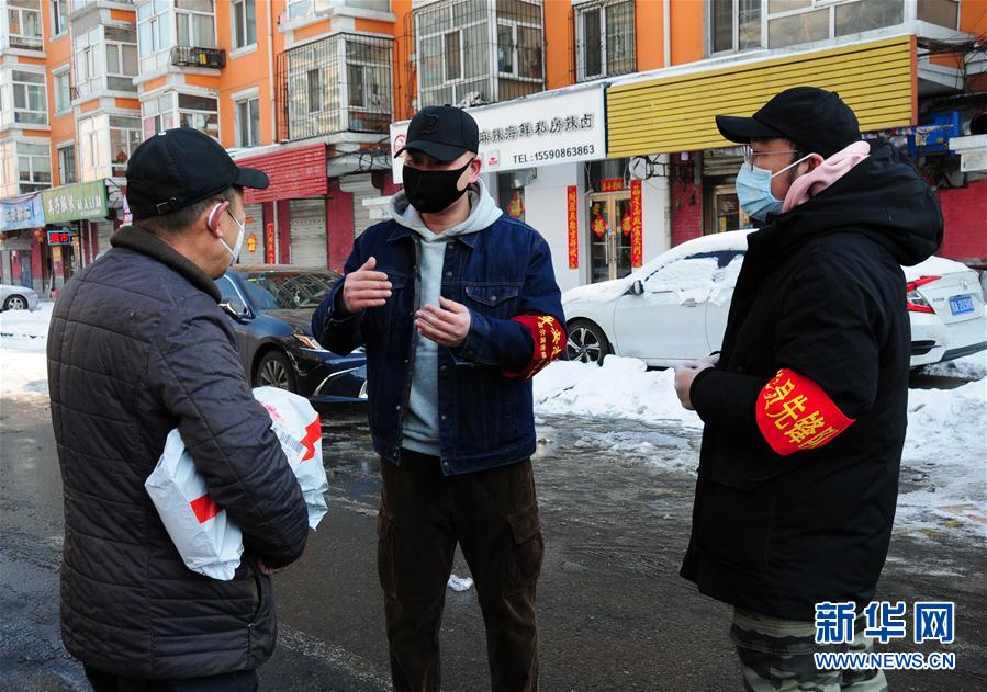 （聚焦疫情防控·圖文互動）（5）不知你是誰，知你為了誰——社區戰“疫”志愿者群像
