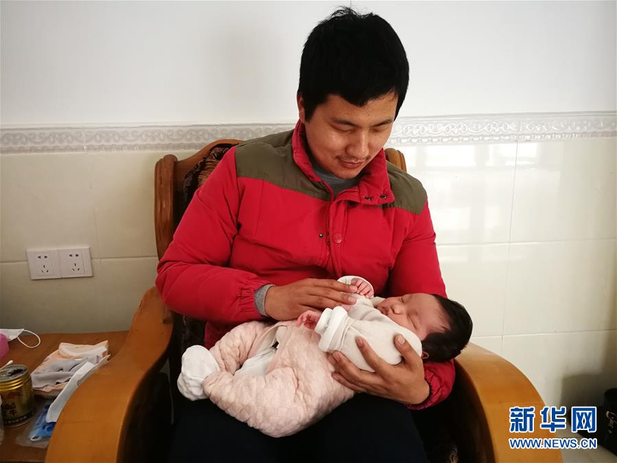 （一線抗疫群英譜·圖文互動）（7）羅文浩：“女兒，你的名字里有溫暖，有榮光！”