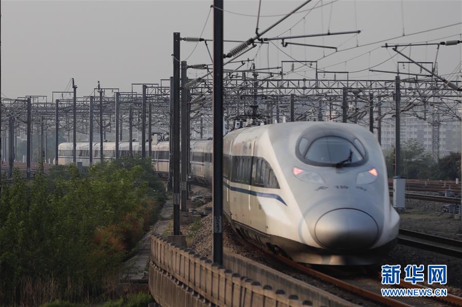 （新華全媒頭條·圖文互動）（1）這個春天，追尋奮斗者的腳步——寫在2020年“五一”國際勞動節(jié)到來之際