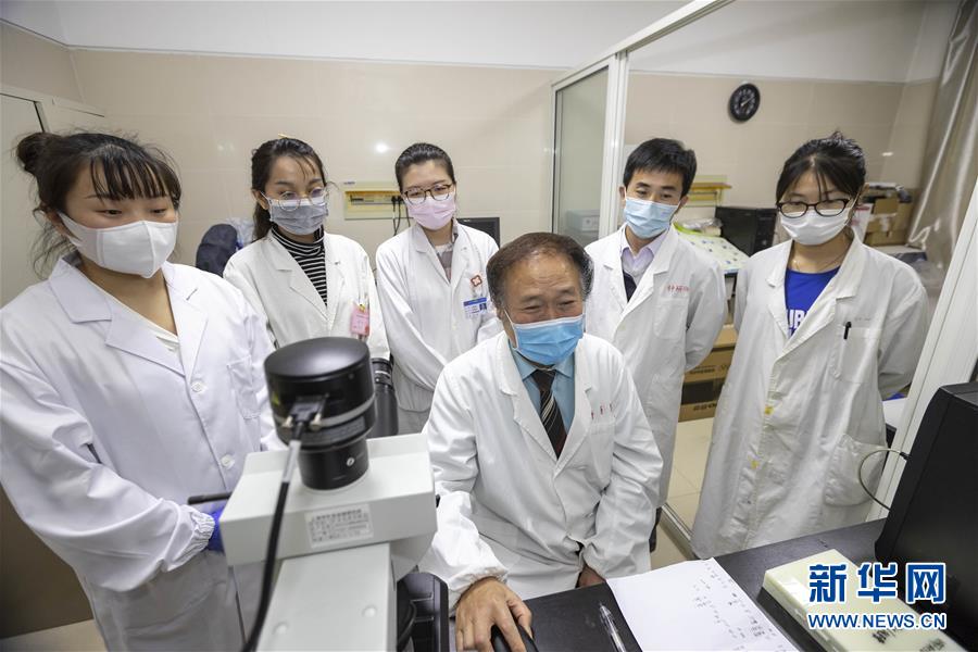 （代表委員履職·圖文互動）（1）“履職與行醫，都要精益求精”——全國政協委員吳煥淦履職記