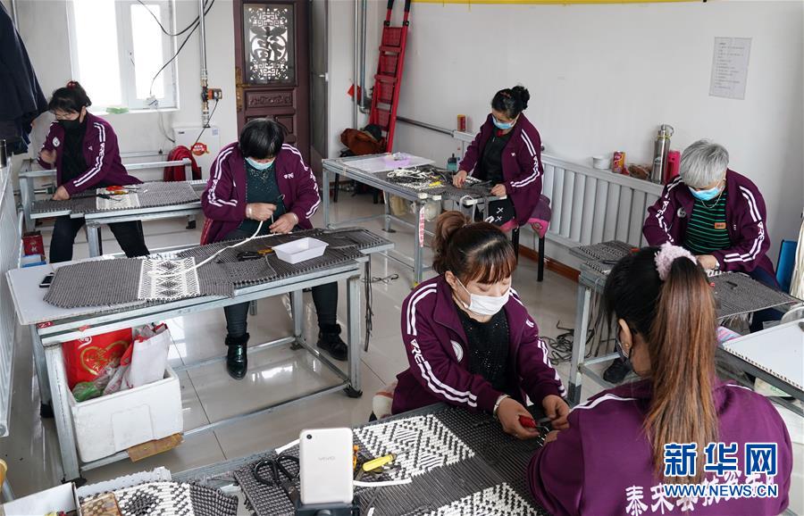 （在習(xí)近平新時(shí)代中國(guó)特色社會(huì)主義思想指引下——新時(shí)代新作為新篇章·習(xí)近平總書記關(guān)切事·圖文互動(dòng)）（2）助你飛翔，擁抱陽(yáng)光——助力殘疾人脫貧攻堅(jiān)故事
