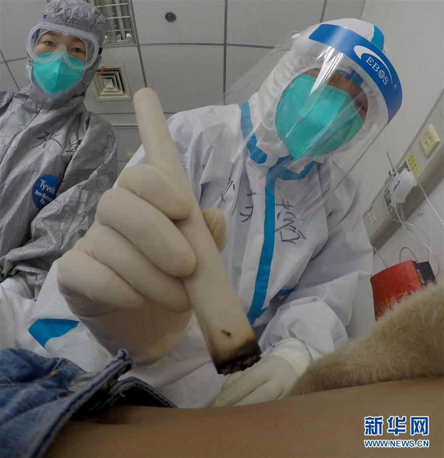 （新華全媒頭條·圖文互動(dòng)）（9）“始終把人民群眾生命安全和身體健康放在第一位”——中國抗疫彰顯“生命至上、人民至上”理念
