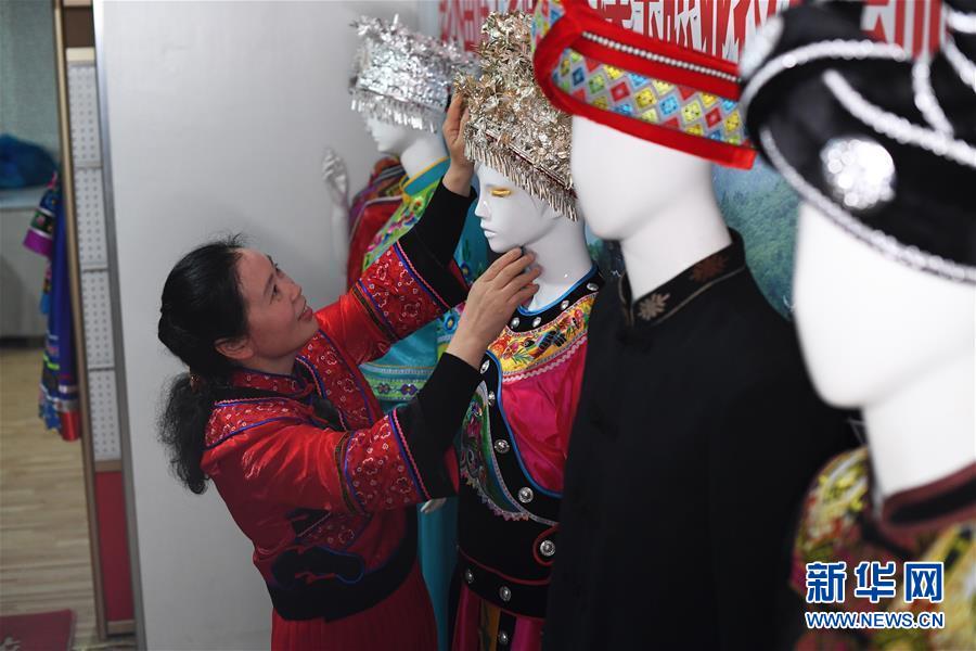 （兩會人物·圖文互動）（5）帶娃、賺錢兩不誤——一位農民工代表眼中的脫貧新工作