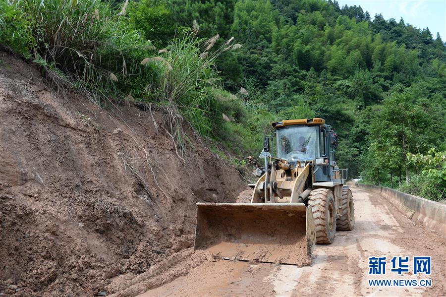 （防汛抗洪·圖文互動）（1）修路通水忙重建 補種搶收復生產——湘西山洪后恢復生產生活見聞