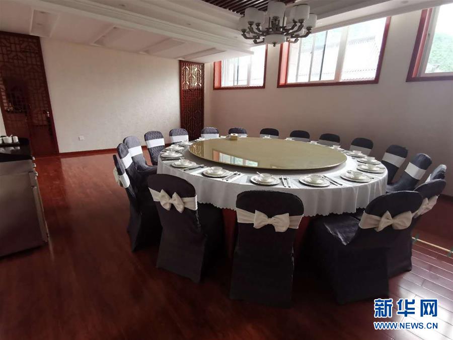 （新華視點·圖文互動）（7）學校建漂亮點本無錯，為何這所“豪華中學”讓人困惑？