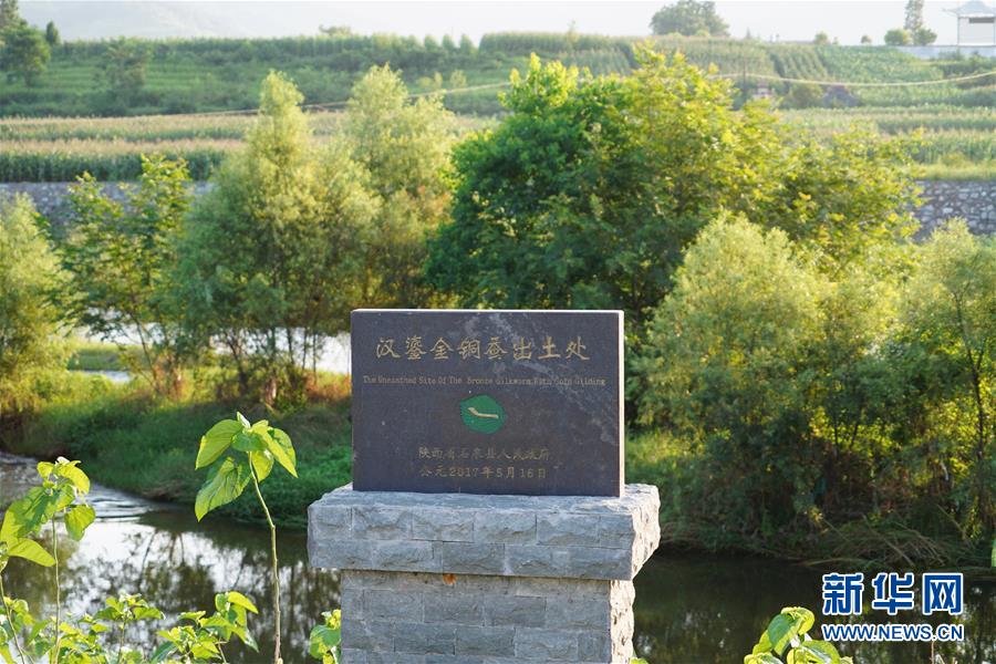 （走向我們的小康生活·圖文互動）（5）綠了青山，紅了日子——秦巴山區群眾繪出小康“調色板”