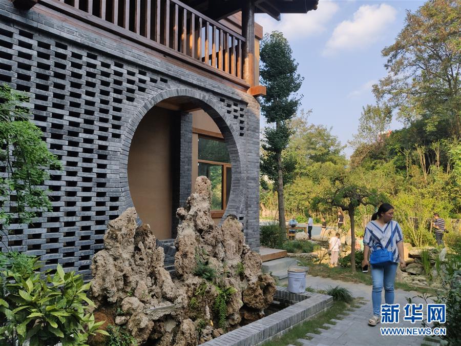 （走向我們的小康生活·圖文互動(dòng)）（1）游客來了，小康近了——生態(tài)旅游引領(lǐng)湖北山區(qū)蝶變二三事