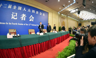 尚福林、劉士余、項俊波等步入會場