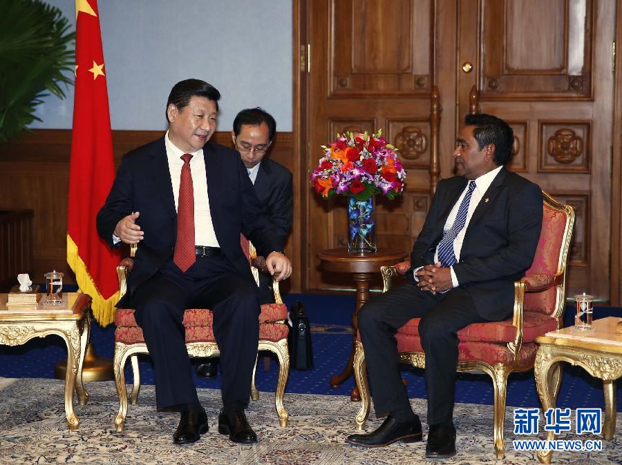 9月15日，國(guó)家主席習(xí)近平同馬爾代夫總統(tǒng)亞明在馬累舉行會(huì)談。新華社記者 鞠鵬 攝