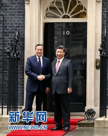 10月21日，國(guó)家主席習(xí)近平在倫敦唐寧街首相府同英國(guó)首相卡梅倫舉行會(huì)談。 新華社記者 鞠鵬 攝 