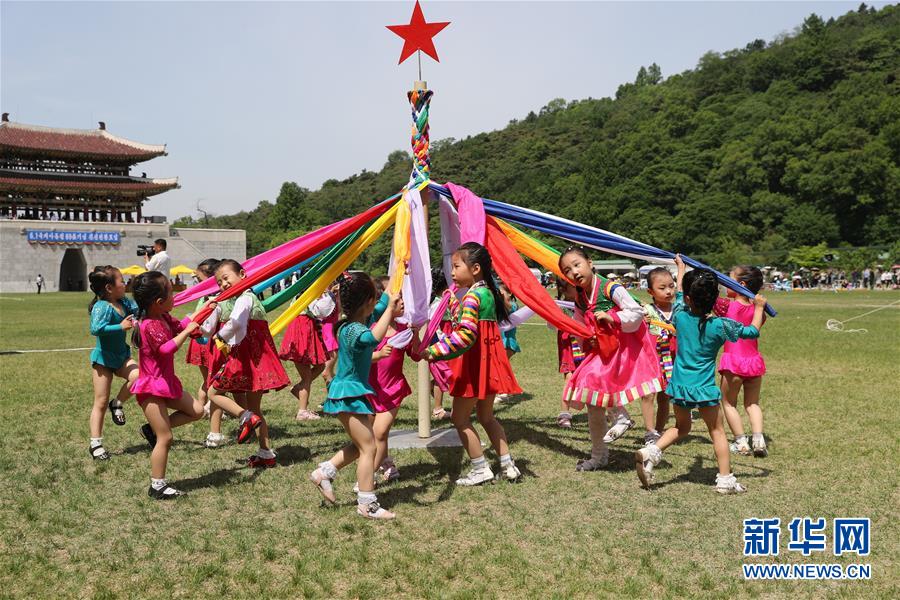 （國際）（3）平壤舉行大型文體活動慶祝“六一”兒童節