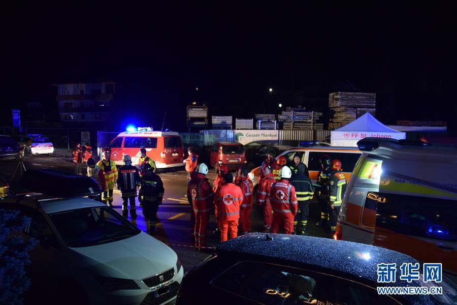 （國際）（3）意大利北部發(fā)生交通事故致6名德國游客死亡