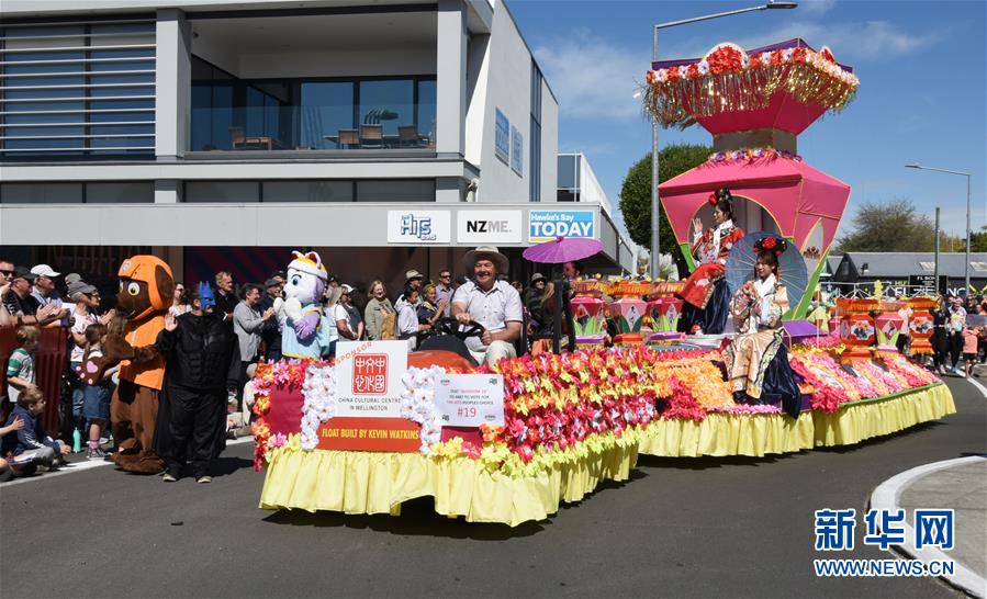（國際·圖文互動）（3）通訊：中國元素在新西蘭迎春花車巡游活動中放光彩