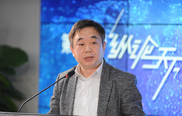 倪峰：明年看全球化，就是看中國